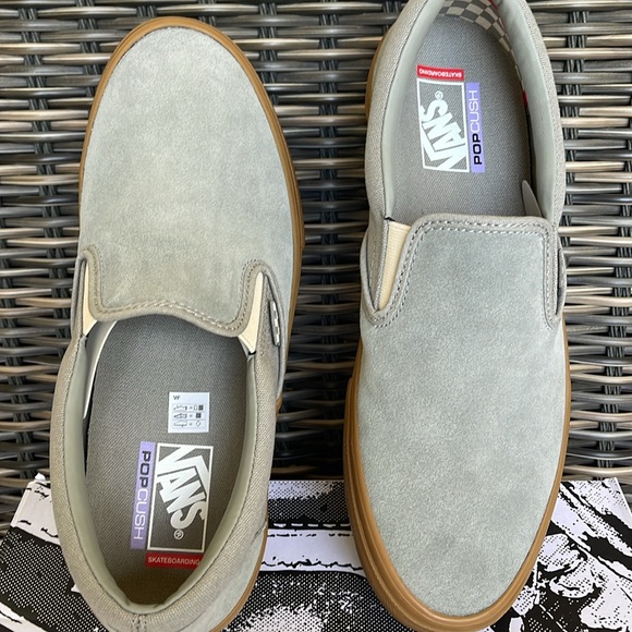 Vans Men’s Skate Slip-On Grey/Gum
VN0A5FCAN3Z
Sneakers - Picture 12 of 16